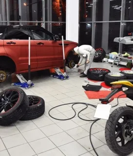 Покраска дисков «Lexani CVX55» «Land Rover Evoque»