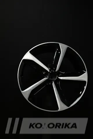 Покраска кованых дисков на Audi в чёрный цвет