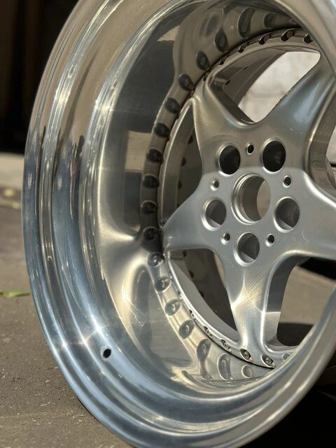 Покраска литых дисков Mercedes SL в серебряный цвет