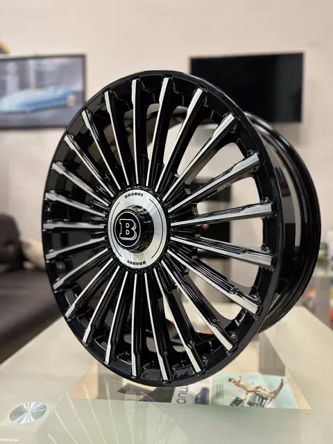 Покраска кованых дисков Mercedes Brabus в чёрный цвет